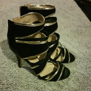 Torrid black and gold multi strap heel 12w